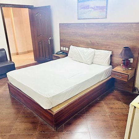 Fiesta Inn Hotel & Resorts Multan Eksteriør bilde