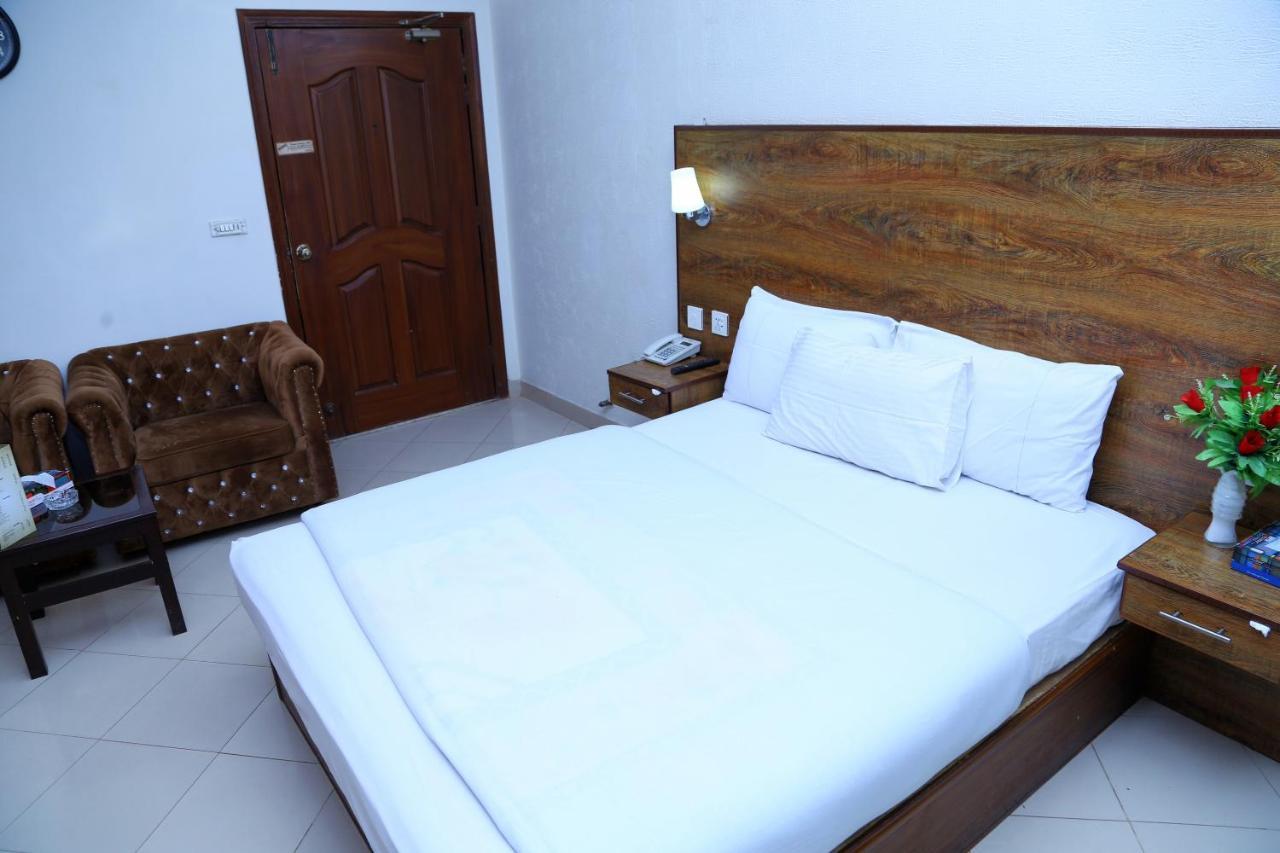 Fiesta Inn Hotel & Resorts Multan Eksteriør bilde