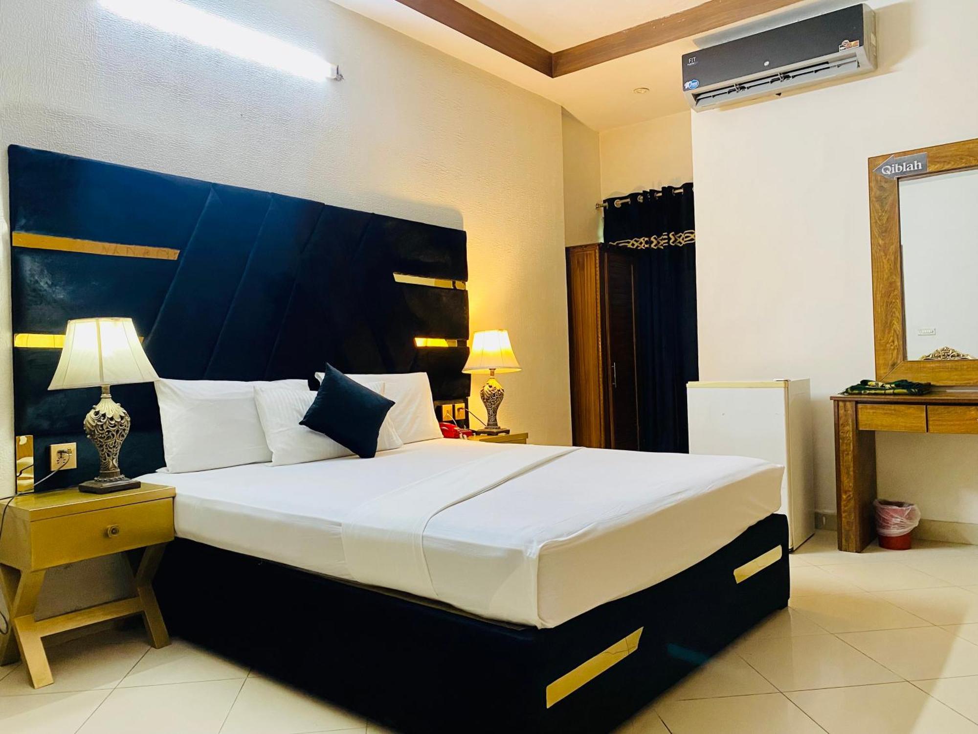 Fiesta Inn Hotel & Resorts Multan Eksteriør bilde