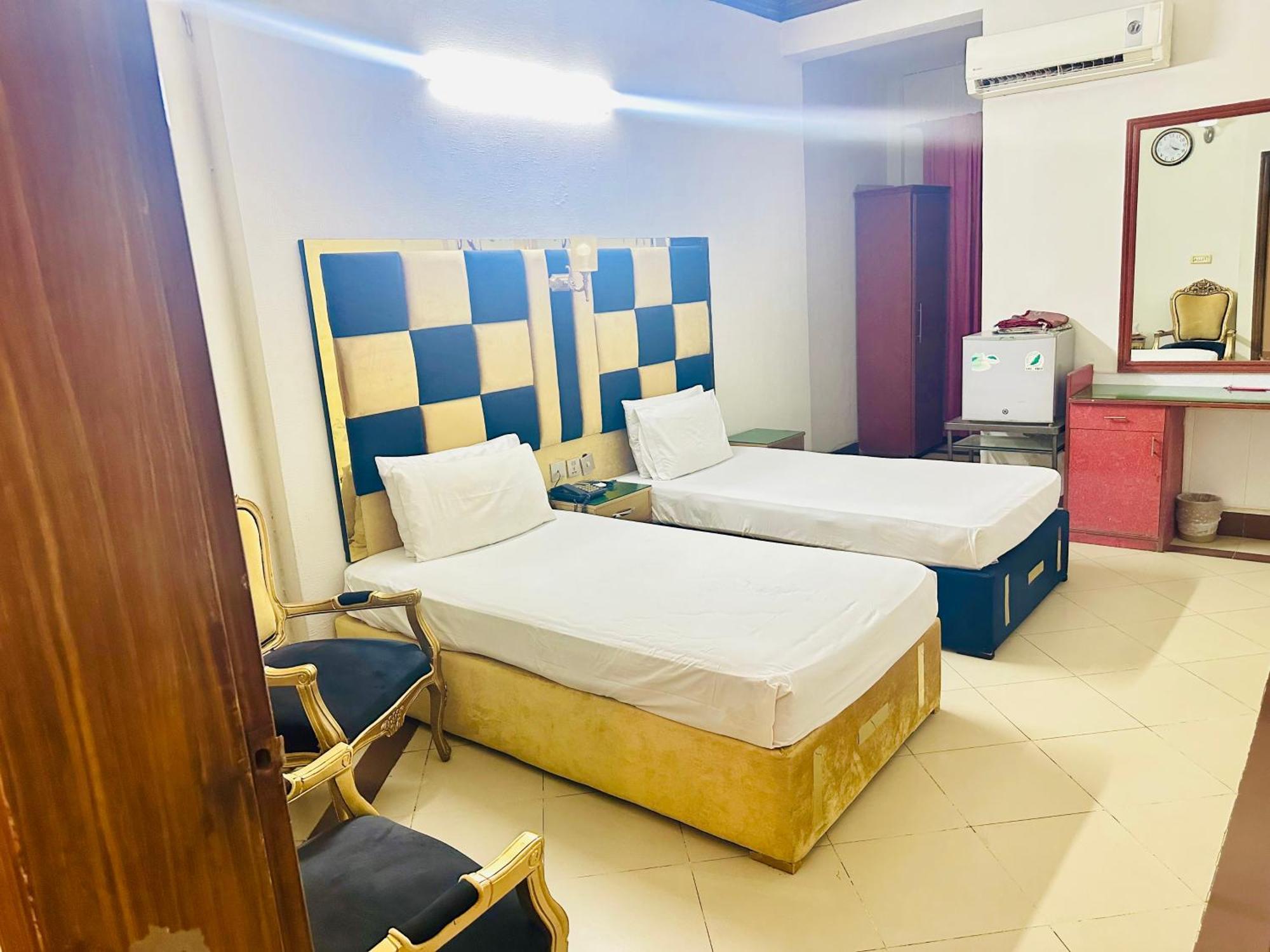 Fiesta Inn Hotel & Resorts Multan Eksteriør bilde