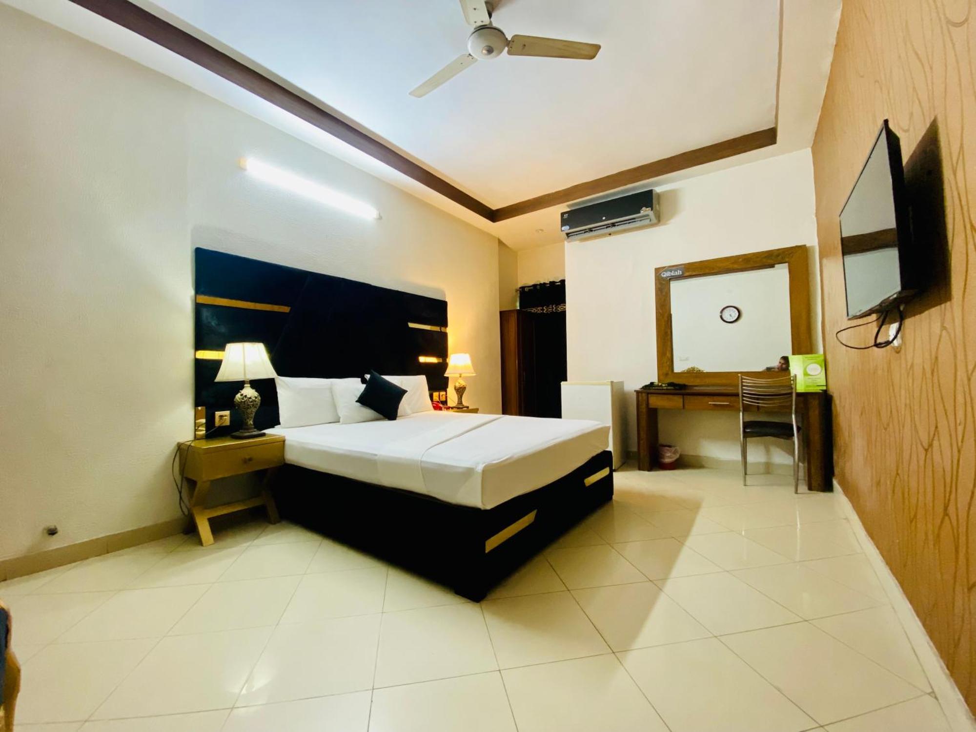 Fiesta Inn Hotel & Resorts Multan Eksteriør bilde