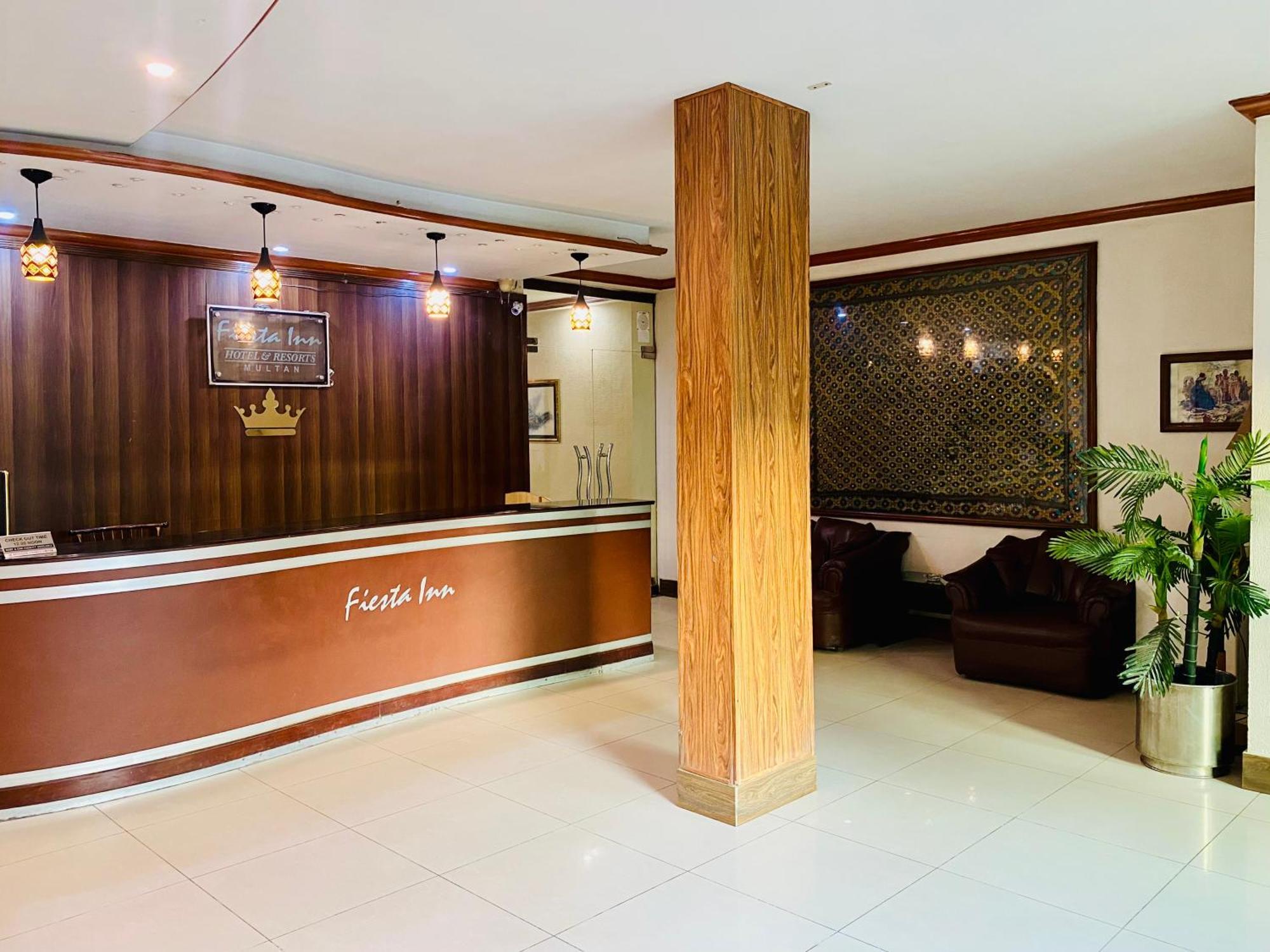 Fiesta Inn Hotel & Resorts Multan Eksteriør bilde
