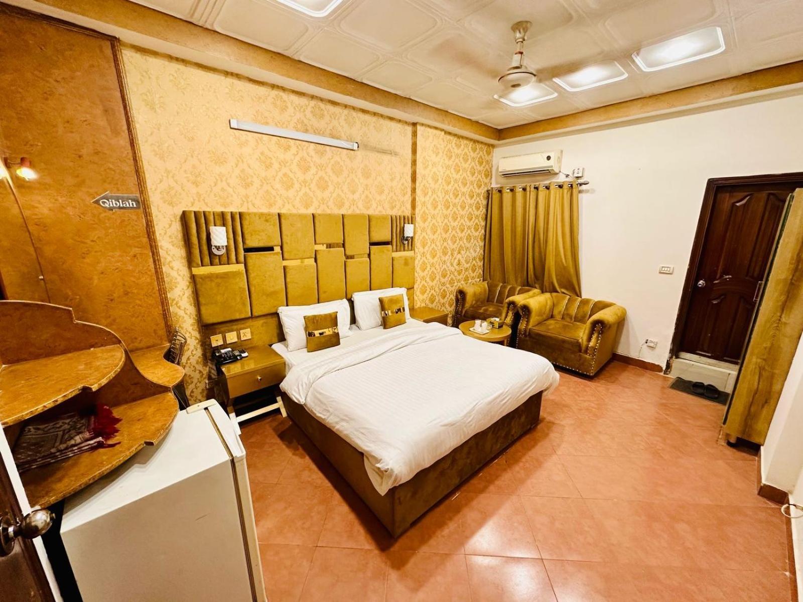 Fiesta Inn Hotel & Resorts Multan Eksteriør bilde