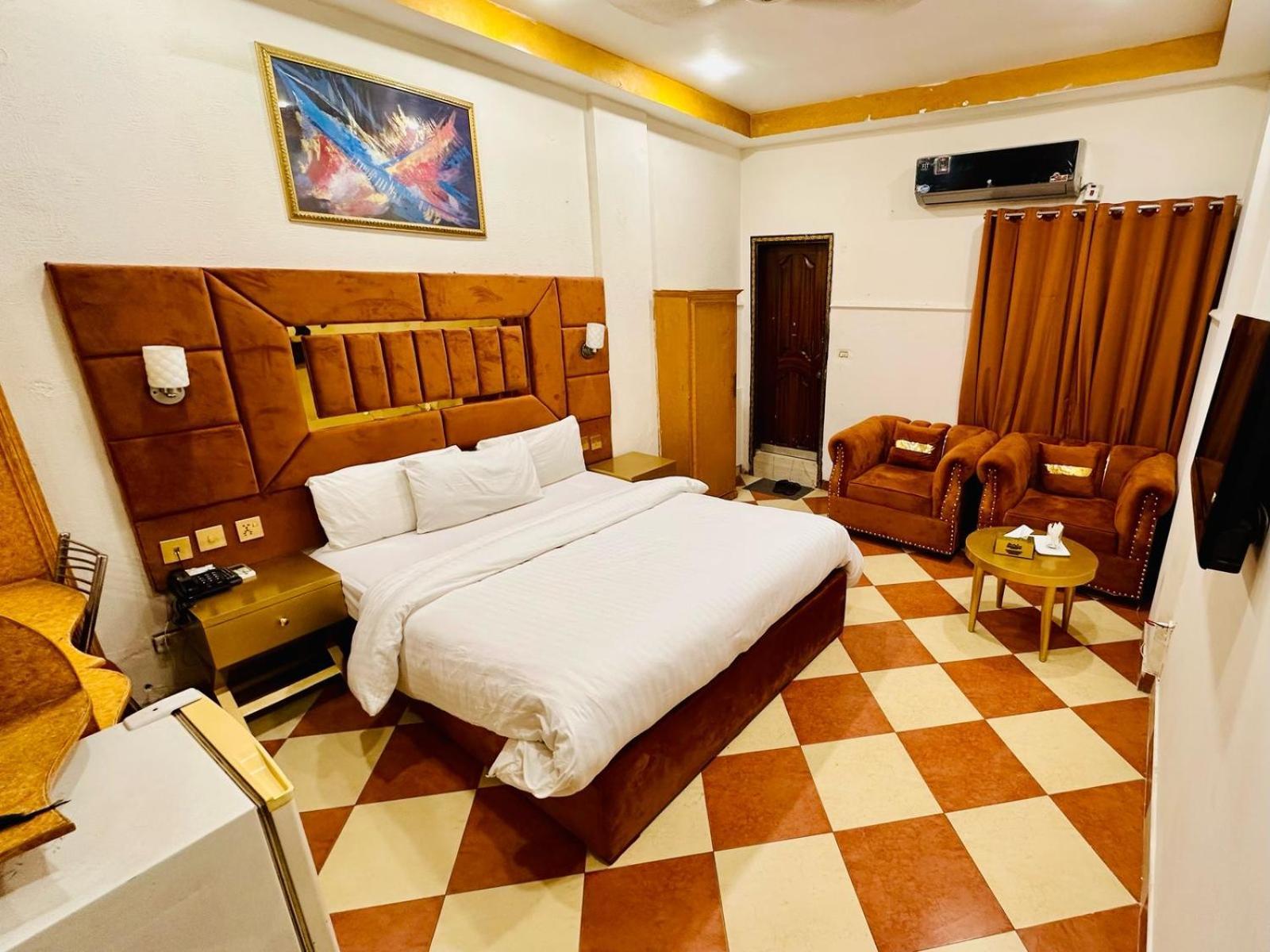 Fiesta Inn Hotel & Resorts Multan Eksteriør bilde