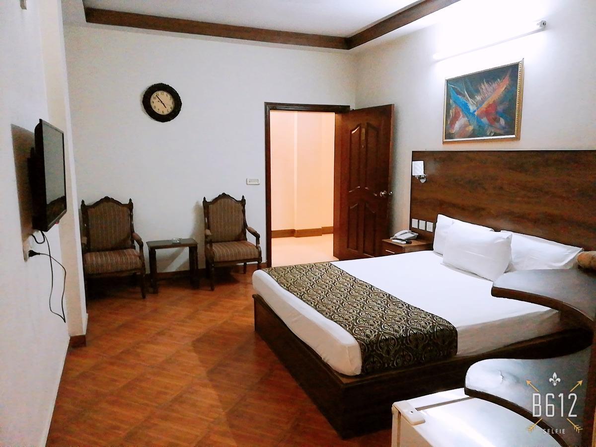 Fiesta Inn Hotel & Resorts Multan Eksteriør bilde