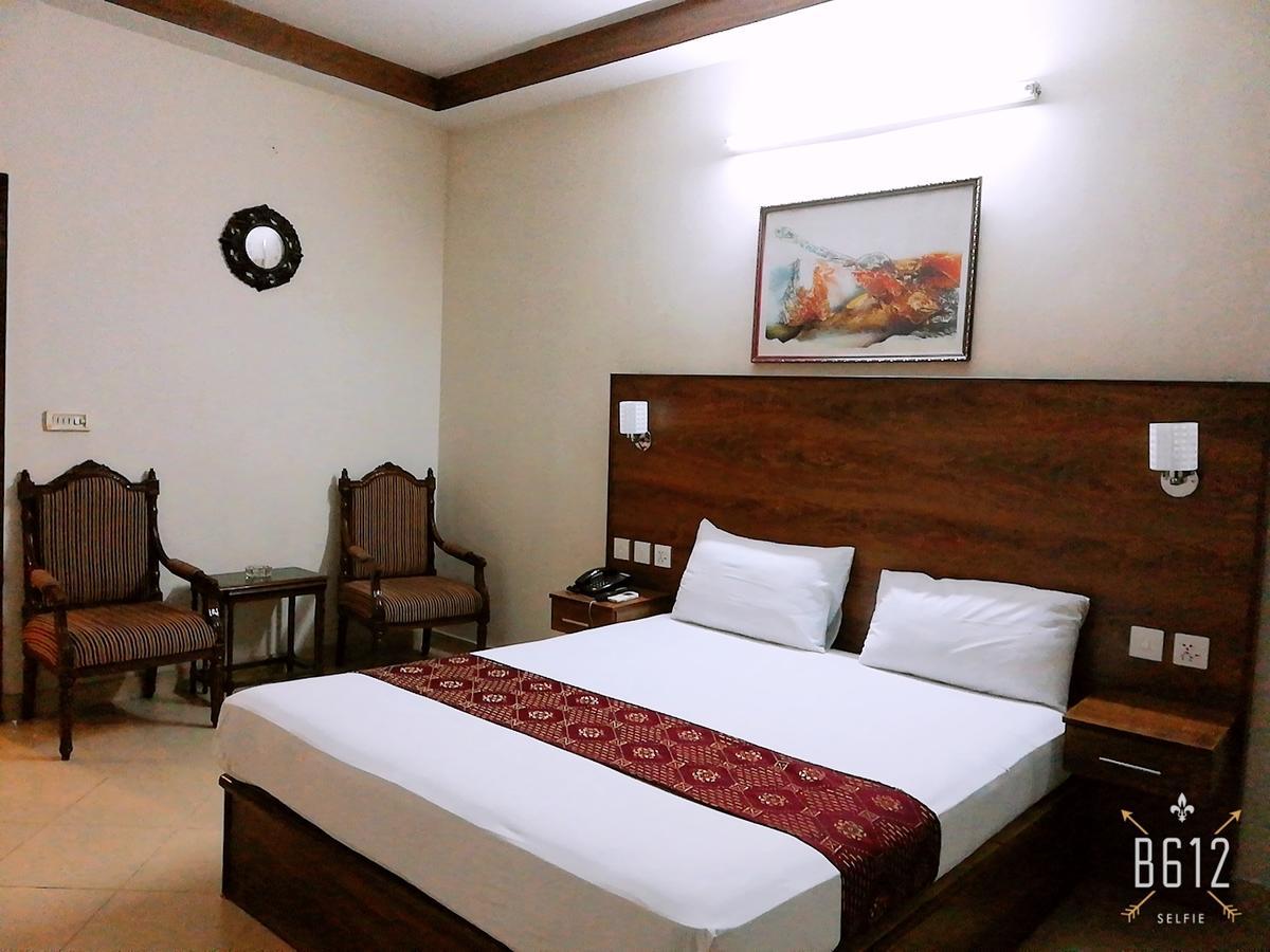 Fiesta Inn Hotel & Resorts Multan Eksteriør bilde