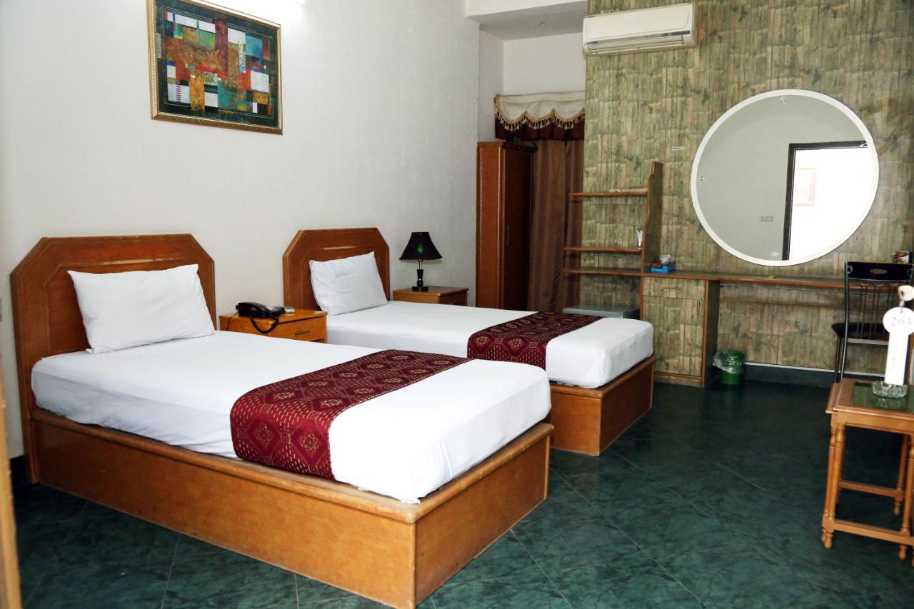 Fiesta Inn Hotel & Resorts Multan Eksteriør bilde